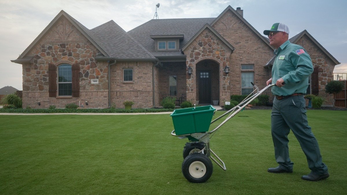 Gecko Green Lawn Care gallery 1