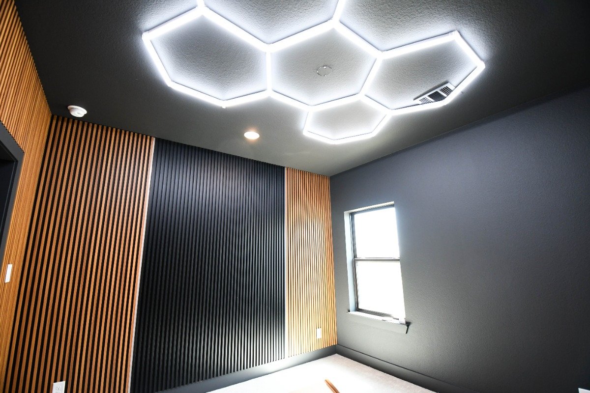 Lively Luxury Designs gallery 1